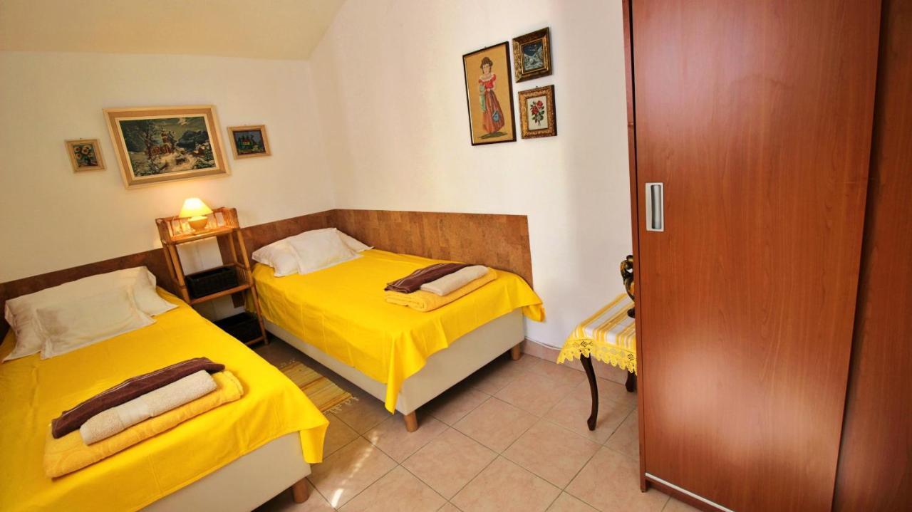 Seaside Apartment Omiš Esterno foto