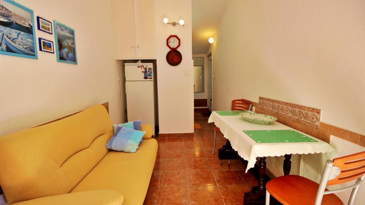 Seaside Apartment Omiš Esterno foto