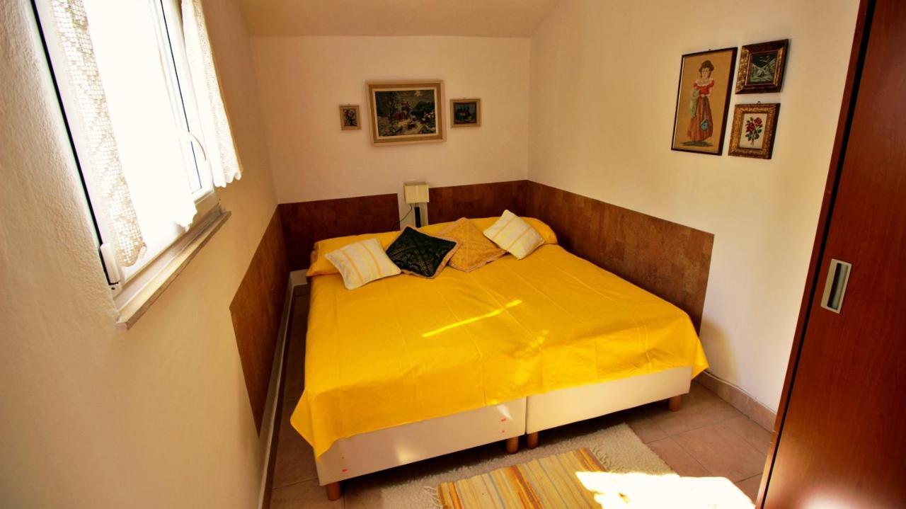 Seaside Apartment Omiš Esterno foto