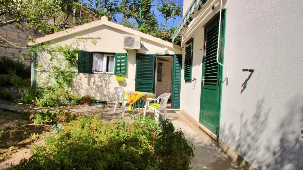 Seaside Apartment Omiš Esterno foto